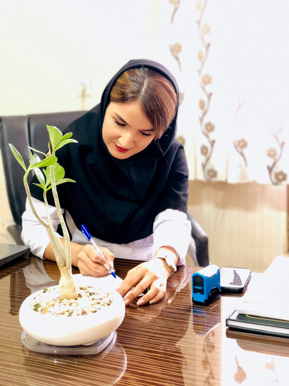 سرکار خانم آوا مشعوفی